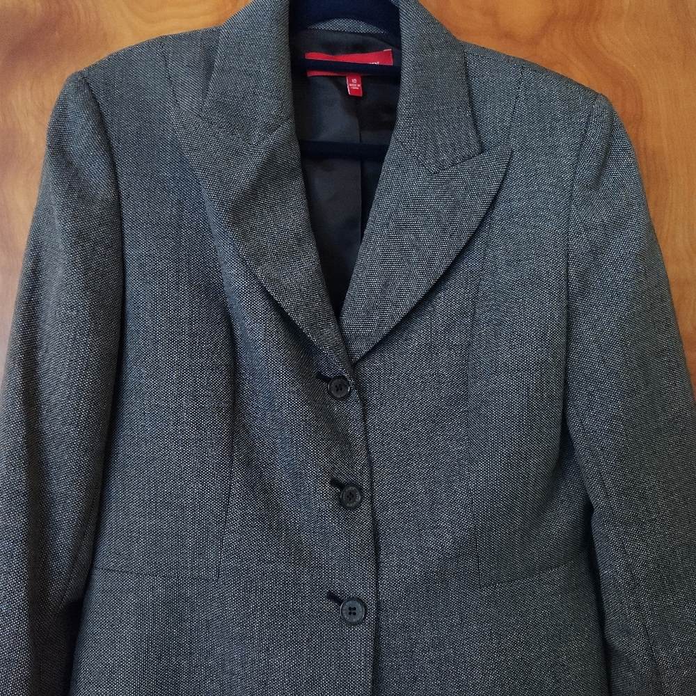 Anne Klein blazer. Tiny black and white checks. 3 buttons. Women's 10. - Picture 3 of 16